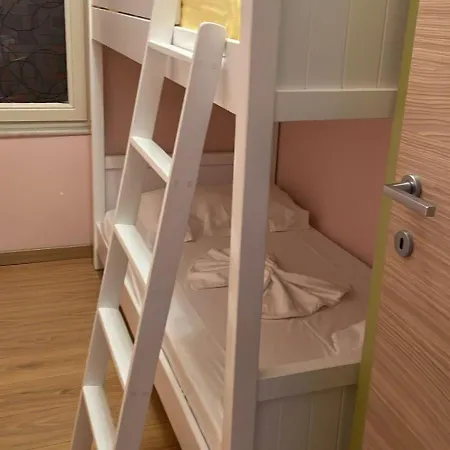 Apartment Lovely Seaview - 70m From