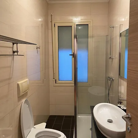 Lovely Seaview - 70m From - Free Parking Garage Apartment Sarande